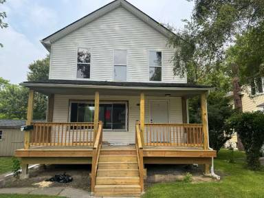 Main picture of 2423 Walnut St