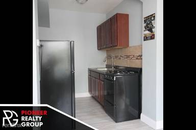 Main picture of 6930,6954,6971,6975 N Greenview Ave Apartments