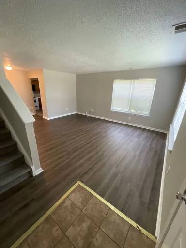 Main picture of 431 W 28th St