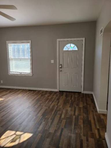 Main picture of 822 W Crawford St