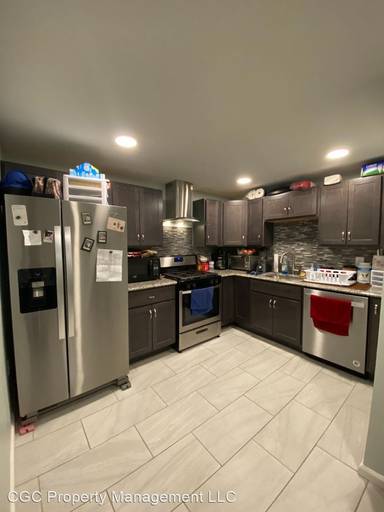 Main picture of 6 Locust Ave