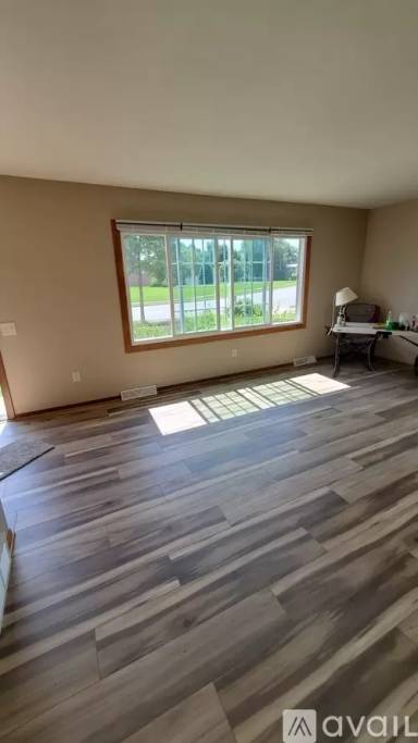 Main picture of 3210 Park St
