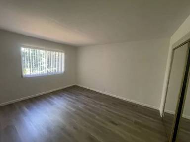 Main picture of 991 Ravenscourt Ave