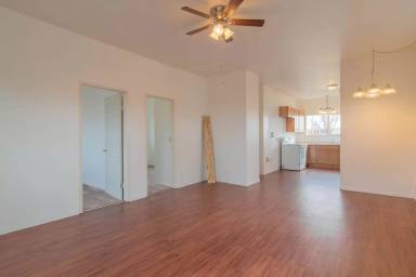 Main picture of 1529 W 1st St