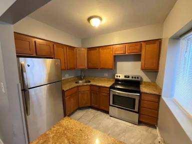 Main picture of 4725 S Michigan Ave