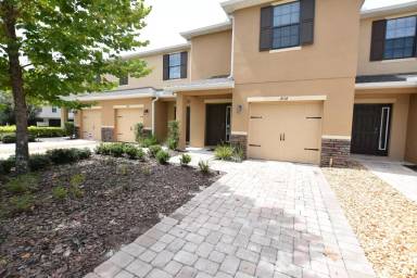 Main picture of 1834 Raspberry Cane Ct