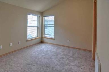 Main picture of 1133 N 94th St