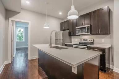 Main picture of 310 E Lanvale St