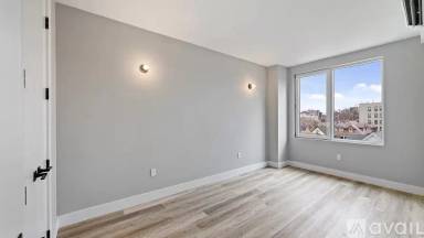 Main picture of 641 E 28th St