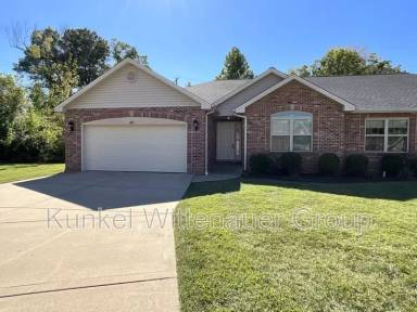 Main picture of 40 Oak Point Cir