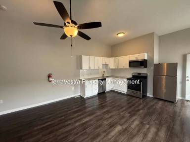 Main picture of 427 S Main St