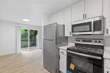 Main picture of 19765 SW 65th Ave