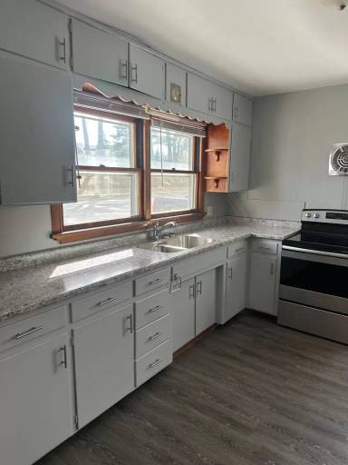 Main picture of 827 W 4th St
