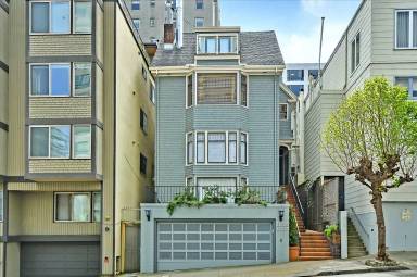 Main picture of 2003 Broadway St