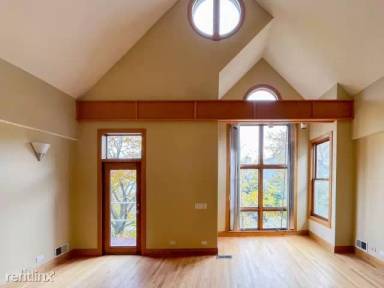 Main picture of 2642 N Wilton Ave