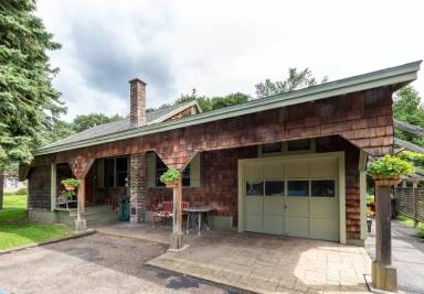 Main picture of 941 S Brownell Rd