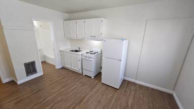 Main picture of 527 N Alexandria Ave