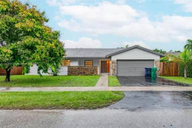 Main picture of 13900 SW 111th St