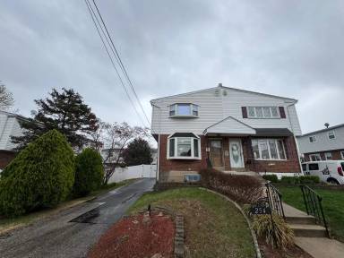 Main picture of 254 Berkley Ave