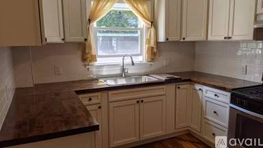 Main picture of 30 S Main Ave
