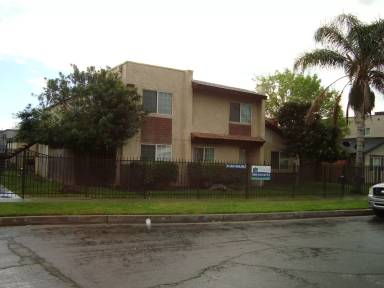 Main picture of 1081 N Vista Ave