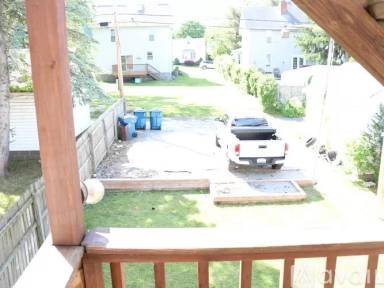 Main picture of 205 N 4th St