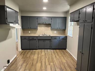 Main picture of 4304 Woodedge Dr