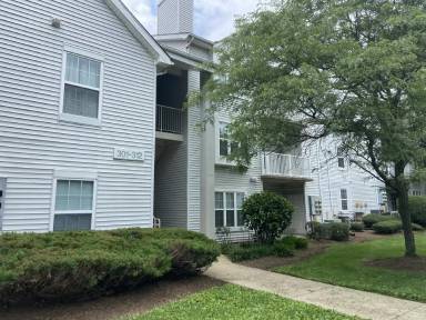 Main picture of 302 Stone Hurst Ct