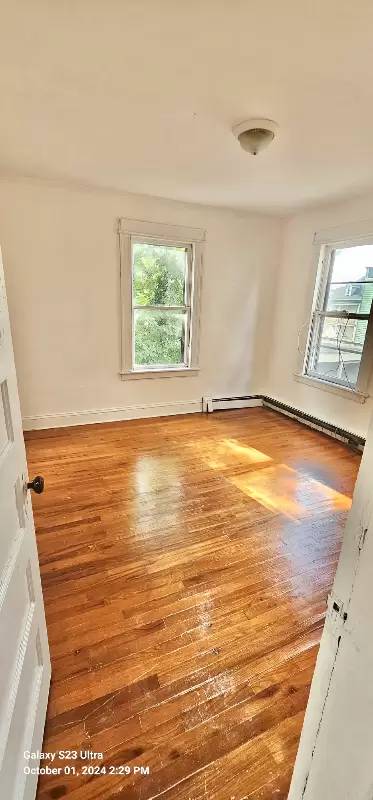 Main picture of 293 Madison Ave
