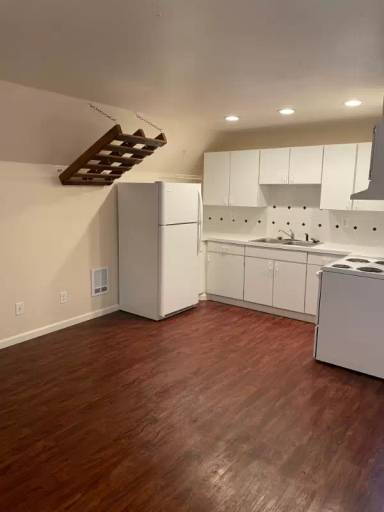 Main picture of 411 E Ermina Ave