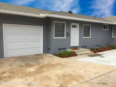 Main picture of 207 W Walnut Ave