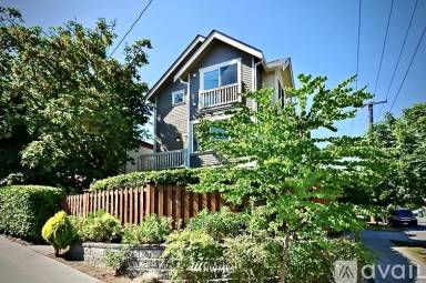 Main picture of 1024 N 36th St
