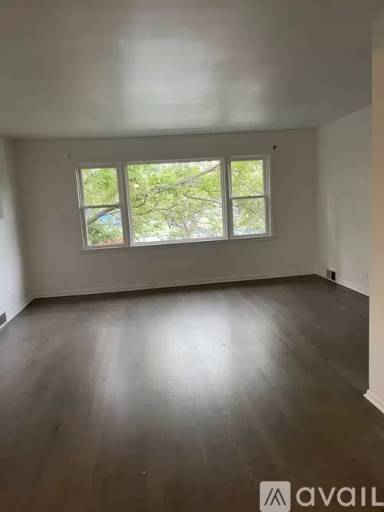 Main picture of 5152 N Albany Ave