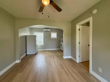 Main picture of 953 N Glendale St