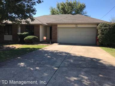 Main picture of 1540 W Erie Ct