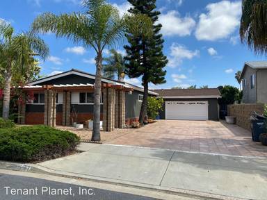 Main picture of 7521-7537 Crary St