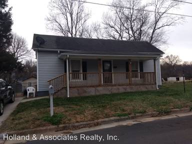 Main picture of 1136 Front St