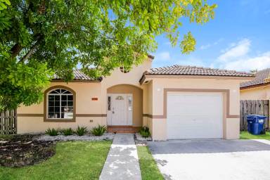 Main picture of 17184 SW 143rd Pl