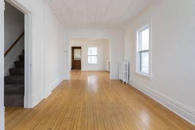 Main picture of 709 Broadway St NE