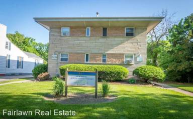 Main picture of 605 W University Ave