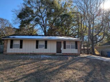 Main picture of 4700 Gardiner Dr