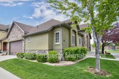 Main picture of 586 E Normandy Loop Ln