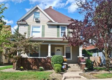 Main picture of 919 E Washington St