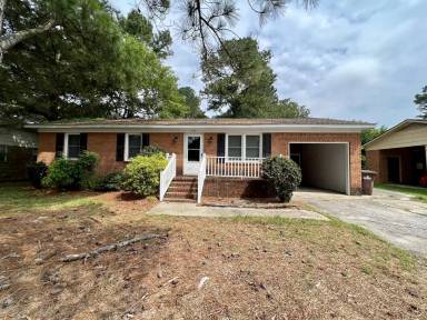 Main picture of 737 Carolina Dr