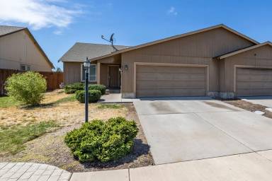 Main picture of 908 SE Kierra Pl