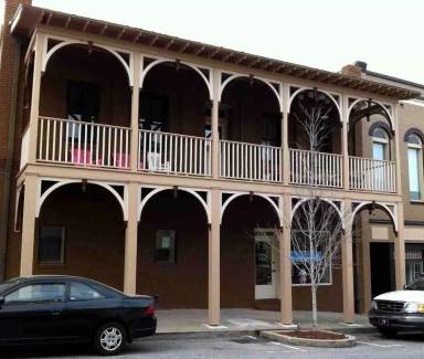 Main picture of 115 S 8th St