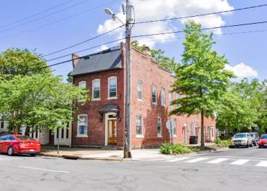 Main picture of 200 S West St