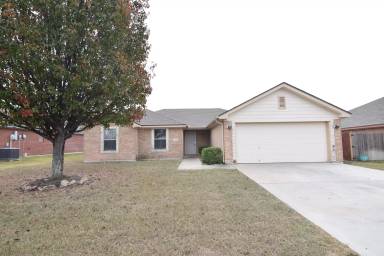 Main picture of 106 Cedar Ridge Dr