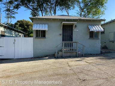 Main picture of 10137 1/2 Fernglen Ave