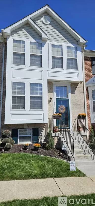 Main picture of 8812 Community Square Ln